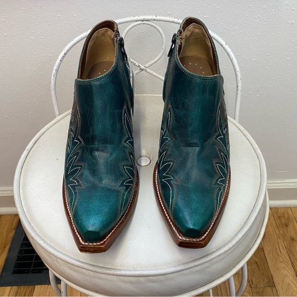 Jolene Ariat Bootie - Picture 3 of 5